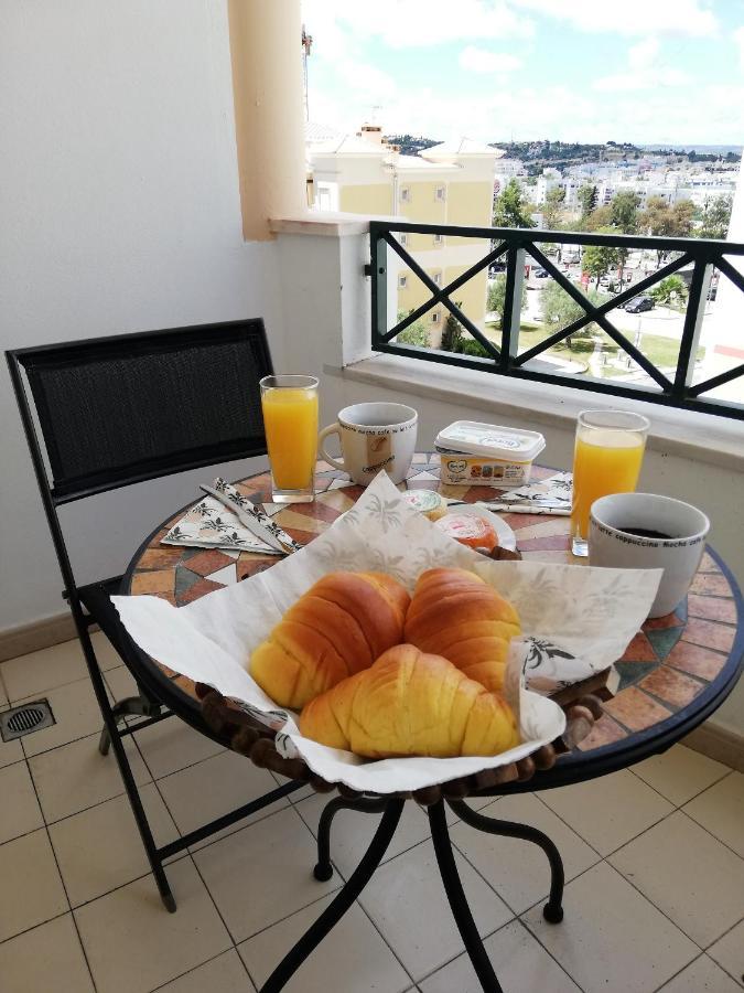 Two Bedroom Apartment - 110M2, Ac, Terrace, Wi-Fi Lagos Luaran gambar