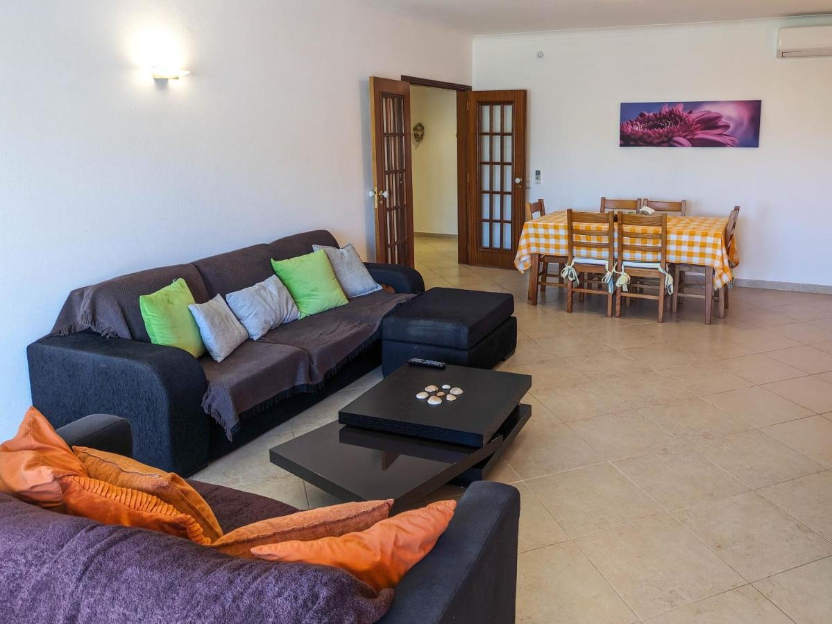 Two Bedroom Apartment - 110M2, Ac, Terrace, Wi-Fi Lagos Luaran gambar