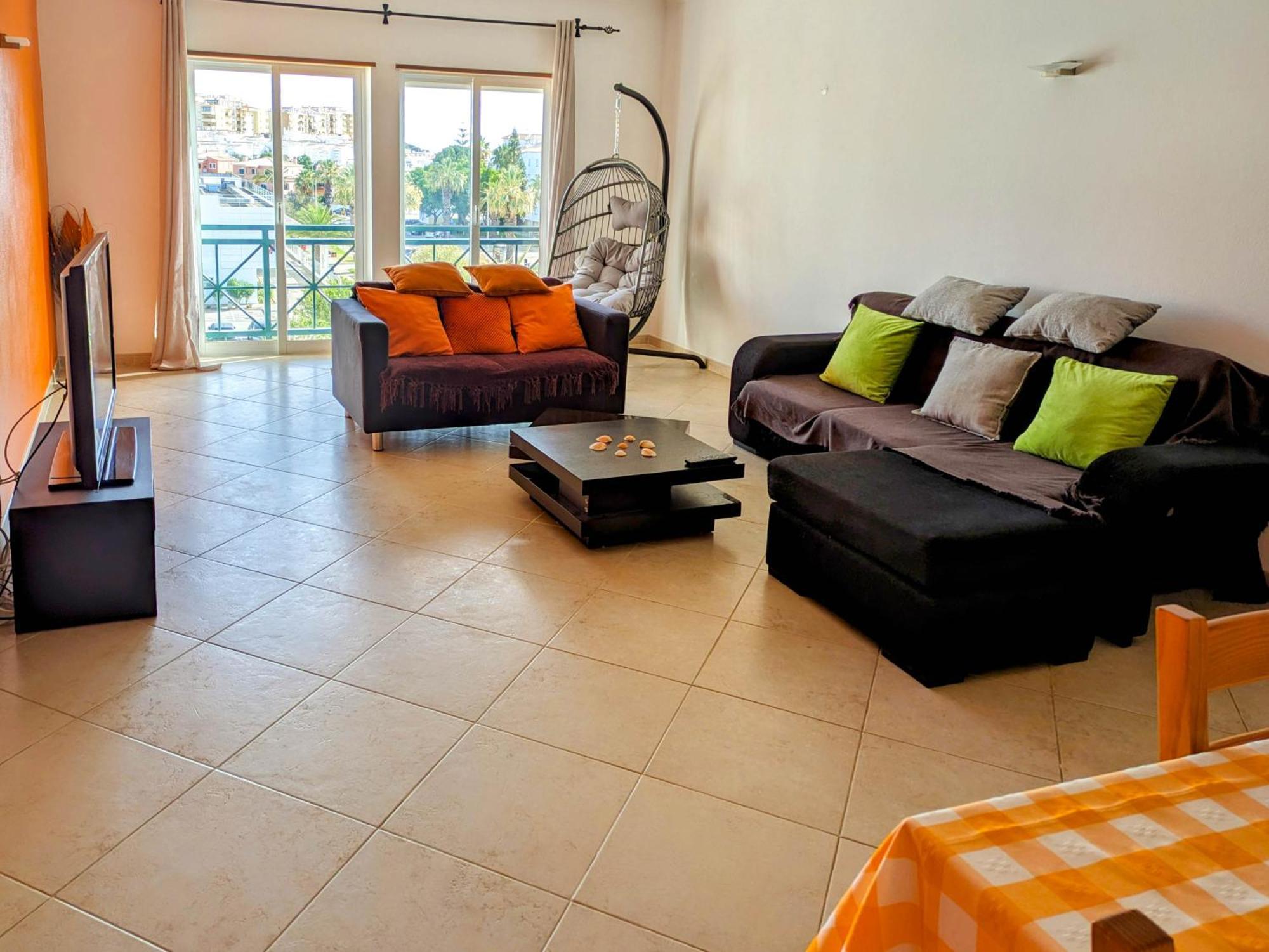 Two Bedroom Apartment - 110M2, Ac, Terrace, Wi-Fi Lagos Luaran gambar